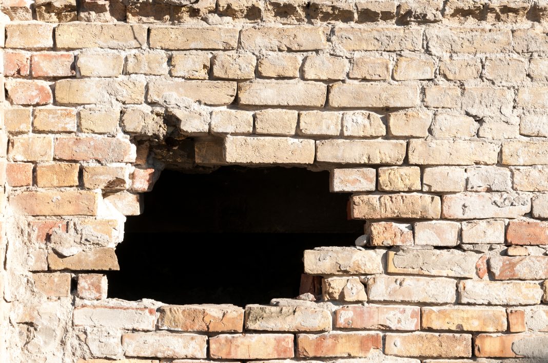 Comment reboucher un trou dans un mur ? - ETD Guide